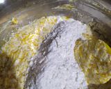 Foto langkah ke 5 dari resep Muffin Labu Kuning.