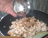 Foto langkah ke 7 dari resep Isian Ayam Jamur untuk Bacang.