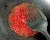 Foto langkah ke 2 dari resep Telur Dadar Pedas Manis.