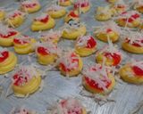 Foto langkah ke 4 dari resep Kue semprit susu.