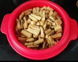 A picture of step 1 of Crispy Suran fry.