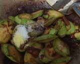 Foto langkah ke 3 dari resep Tumis Terong Ikan Asin.