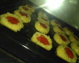 Foto langkah ke 6 dari resep Strawberry Thumbprint Cookies.