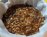 Foto del passaggio 3 della ricetta BANANA CAKE CON NOCI PECAN CARAMELLATE 🍌