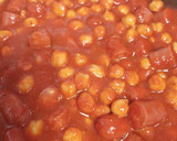 Foto del paso 4 de la receta: Garbanzos con tomate frito y frankfurts