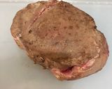 รูปขั้นตอนการทำที่ 6 ของ Beef Wellington โดย Air Fryer สูตรใช้ขนมปังทำแป้ง