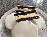 Foto del paso 3 de la receta: Alfajores Oreo caseras bañadas en chocolate