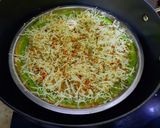 प्रॉन्स पेस्टो पिझ्झा (prawns pesto pizza recipe in marathi) रेसिपी स्टेप 6 फोटो 