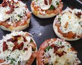 A picture of step 2 of Mini pizza.