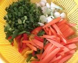 A picture of step 2 of Veg noodles.