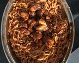 รูปขั้นตอนการทำที่ 4 ของ มาม่า ไก่ผัดซอส ทัคคาลบี้ Dak galbi อบชีส