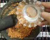 Foto langkah ke 4 dari resep Kenikir Bumbu Kacang.
