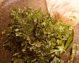 Foto langkah ke 1 dari resep Daun Singkong atau Sayur Daun Ubi Tumbuk khas Sumatera, Melayu.