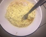 Foto langkah ke 4 dari resep Pizza Mie Simple Dan Enak.