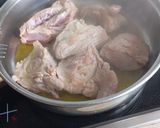 Φωτογραφία βήματος 2 της συνταγής Χοιρινό λεμονάτο με κολοκυθάκια, πατάτες και μαρούλι