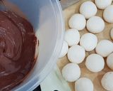 A picture of step 8 of Chocolate coconut truffles.