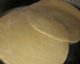 A picture of step 1 of Tandoori onion chapati without tandoor.