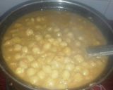 A picture of step 2 of Chole bhature.