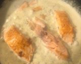 Foto del paso 4 de la receta: Salmón con salsa de pistachos