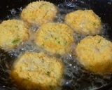 Foto del paso 2 de la receta: Bolitas de Papa Rellenas con Queso y carne