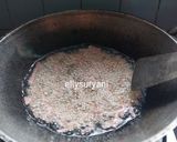 Foto langkah ke 4 dari resep Sambal Keringan Kulit Singkong-Teri-Kacang Renyah dan Yummy.