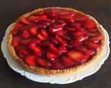Foto del passaggio 4 della ricetta Crostata di Fragole con Confettura di Fragole
