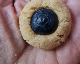 Foto del paso 3 de la receta: Galletas saludables con harina de frutos secos y arándanos frescos 🫐 sin gluten, sin azúcar