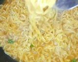 A picture of step 3 of Cheese maggi.
