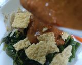 Foto langkah ke 5 dari resep Pecel Kerupuk Gendar.