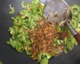 Foto langkah ke 3 dari resep Tumis Pare Rebon.