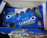 A picture of step 1 of Oreo creamy shake.