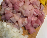Foto del paso 1 de la receta: Pollo al curry con mango🥭