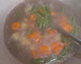 Foto langkah ke 3 dari resep Sop Bola Daging Cincang.