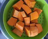 Foto langkah ke 1 dari resep Biji Salak Labu Kuning.