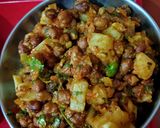 A picture of step 4 of Aaloo chana chat.