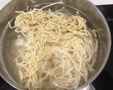 चिकन शेज़वान नूड्लस (Chicken Shezwan Noodles recipe in marathi) रेसिपी स्टेप 2 फोटो 
