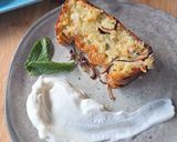 Une image de l'étape 3 de Gâteau de courgettes menthe, skyr et halloumi.