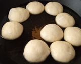 Foto langkah ke 7 dari resep Bomboloni / Donat isi selai.