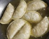 मावा गुझिया (mawa gujia recipe in hindi) रेसिपी चरण 5 फोटो