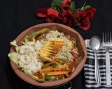 A picture of step 8 of Veg Sizzler with Paneer Steak and creamy Pasta.