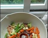 รูปขั้นตอนการทำที่ 3 ของ กุ้งผัดผัก
