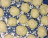Foto langkah ke 7 dari resep Donat menul sederhana tanpa telur dan tanpa kentang.