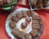 खुशखुशीत तीळ गुळ वडी (Tilgul Vadi Recipe In Marathi) रेसिपी स्टेप 5 फोटो 