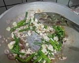 Foto langkah ke 3 dari resep Tumis Buncis Ayam Cacah ala Subi 🥰.