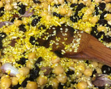 Foto del paso 2 de la receta: 102. Arroz al horno con pasas y garbanzos (principal arroz)