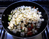 Foto del paso 3 de la receta: Pisto con langostinos