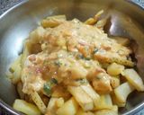 Foto del paso 4 de la receta: Papas rústicas con cheddar panceta y verdeo