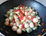 A picture of step 8 of Two-Color Ricotta Gnocchi with Cherry Tomatoes.
