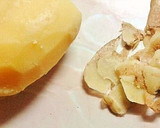 Foto del paso 2 de la receta: Guiso de alcachofas al jerez, con langostinos y tacos de jamón