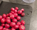 Une image de l'étape 2 de Gaspacho de radis et son velouté de fanes.